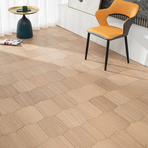Plancher en bois d'ingénierie artistique multicouche en noyer ISO9001 Victorian, résistant à l'humidité, grade ABC, 14 mm 12 mm, à rainures et languettes, pour supermarché - Product Image 1