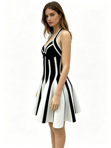 <span class=keywords><strong>Robe</strong></span> de soirée mini trapèze sans manches à rayures noires et blanches <span class=keywords><strong>pour</strong></span> femme, col licou, fabriquée sur mesure par l'usine source OEM ODM - Product Image 3