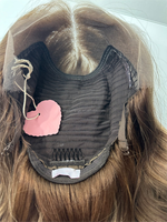 Cheveux européens vierges à cuticules alignés Perruque juive à dentelle brune avec caramel Fabricant Luxe HD Perruque frontale pour femmes Perte de cheveux