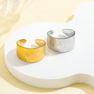 Bracelet géométrique ouvert en acier inoxydable 2025 à la mode pour les femmes plaqué or 18 carats bijoux de mode réglables vêtements quotidiens en gros - Product Image 2