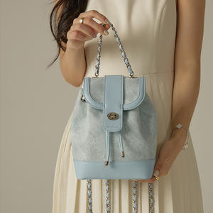 Женский винтажный рюкзак на цепочке - Product Image 2