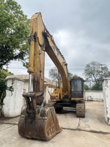 Excavatrice d'occasion CAT 325BL de grande taille, hautement efficace et durable, pour les travaux de terrassement et de développement de sites dans les zones minières - Product Image 5