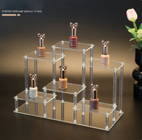 Présentoirs de bureau en acrylique transparent à plusieurs niveaux personnalisés pour figurines, poupées, parfums, cosmétiques et cigarettes