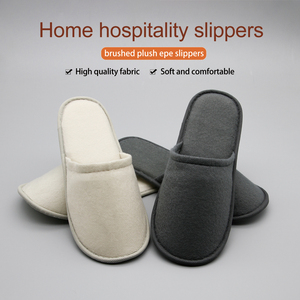 Pantuflas Desechables de Hotel con Punta Cerrada, Antideslizantes, de Tela Suave, con Logotipo Personalizado - Product Image 1