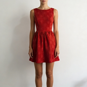 Mini Abito Personalizzato in Jacquard Floreale Rosso per Donne, Collo Tondo, Spalle Scoperte, Linea A, Vita Alta, Traspirante, Stile Elegante per Feste e Casual - Product Image 1