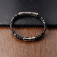 Bracelet en cuir tressé double couche tendance avec fermoir magnétique en acier inoxydable, charme en cuir de vachette véritable