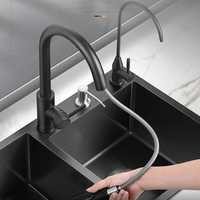 Évier de cuisine moderne en acier inoxydable noir nano, double bac, avec tablier frontal à deux trous, fait main, personnalisé en usine et vente directe