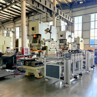 Machine de production rapide de barquettes jetables en aluminium, de plats en aluminium et de conteneurs en aluminium