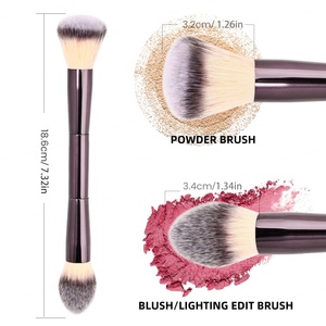 Pinceau de maquillage double à marque privée, poils en nylon doux, pour contour et poudre illuminatrice, avec boîte en papier personnalisée - Product Image 4