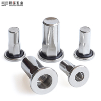 Écrou à riveter en acier inoxydable à tête plate non standard 1/4-20 avec grande bride et anneau en caoutchouc pour performance antidérapante, fabrication ODM