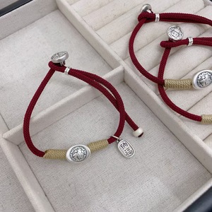 Pulsera de hilo rojo de plata pura 999 con lingote de amuleto de la suerte para mujeres y parejas, para uso diario. - Product Image 2
