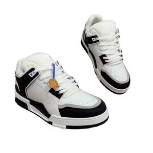 Zapatillas Deportivas Casuales de Diseño para Hombre, Nuevas, Transpirables, con Forro de Cuero Genuino, Suela de Goma, para Uso en Exteriores - Product Image 1