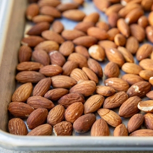 อัลมอนด์คั่วธรรมชาติถั่วกรุบกรอบพลังงานโปรตีนสูงเพิ่มของว่างเพื่อสุขภาพที่อุดมไปด้วยวิตามินแร่ธาตุที่สมบูรณ์แบบสำหรับการเดินทาง - Product Image 5