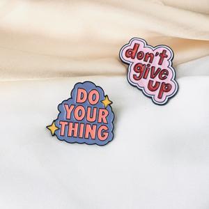 カスタムインスピレーションブローチ、英語のメッセージ入り、電気メッキ、イミテーションエナメル加工、ヨーロッパとアメリカの新しいファッション、亜鉛合金製 - Product Image 3