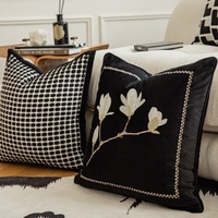 Prix usine 100% Polyester léger luxe Jacquard jeter taie d'oreiller Style chinois housse de coussin pour la décoration intérieure