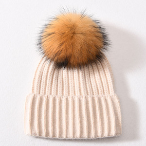 <span class=keywords><strong>Bonnet</strong></span> d'hiver pour femmes de nouveau style conçu en usine sur mesure en vrai <span class=keywords><strong>cachemire</strong></span> tricoté crâne casquette Pom Pom rayures à revers bonnets chics - Product Image 6
