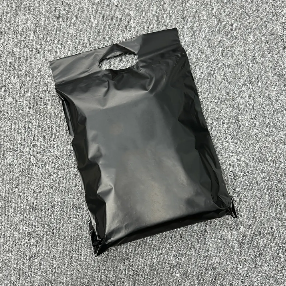 Polythene Bags Packaging Frosted Poly Mailers Gift Box Package Mail Big Poly Mailer Bag With Handle Black Courier Bag