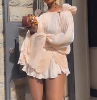 Robe mini plissée irrégulière transparente à manches longues, coupe ajustée, couleur unie, style sexy, collection printemps, qualité luxe, boutique de mode