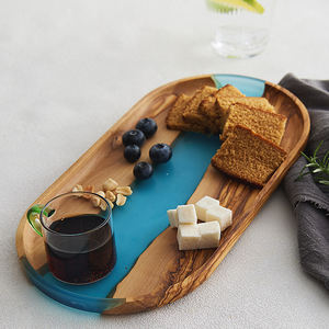 Bandeja de servicio de madera de olivo y resina con forma de pasarela hecha a mano al por mayor de casa natural para aperitivos, café, té, bebida - Product Image 5