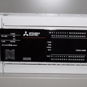 โมดูลควบคุมอุตสาหกรรม Mitsubishi PLC FX5U 64MT Ethernet I/O 64 จุด - Product Image 1