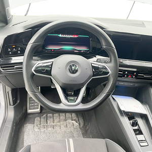 Golf R-Line 2021 de segunda mano, bajo kilometraje, turbo, cuero oscuro, R17, volante a la izquierda, alta configuración. ¡Consulta <span class=keywords><strong>hoy</strong></span>! - Product Image 5