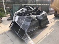Machine de terrassement sur chenilles de taille moyenne XE150D, 15 tonnes, avec godet de chargement de 0,71 m³, godet de nivellement, grappin à bois et marteau hydraulique