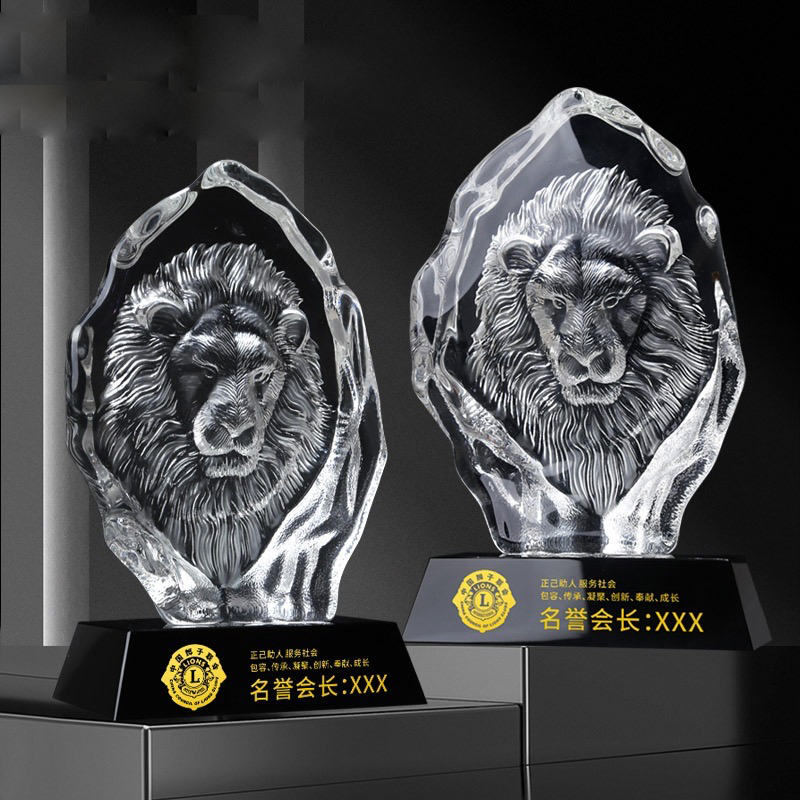 CARA LION(I’M NO’T A TROPHY) a1103d93-3120-46d1-a0a3-