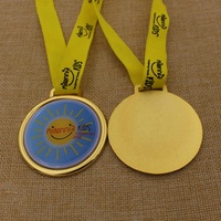 Médaille de récompense personnalisée en alliage de zinc durable, souvenir sportif avec cordon imprimé pour cadeaux promotionnels et d'accueil