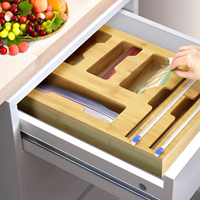 Organisateur mural multi-fentes pour sacs Ziploc et film alimentaire en bambou de qualité supérieure avec coupe-sac intégré pour l'organisation de la cuisine