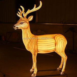 Lanterne en soie traditionnelle chinoise Chuangying pour le Festival des Animaux de Noël, avec LED lumineuses et structure en acier résistant à la corrosion - Product Image 1