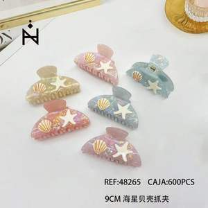 Pinza de pelo Angelina Starfish con diseño de concha marina de resina de 9 cm para mujeres y niñas - Product Image 4
