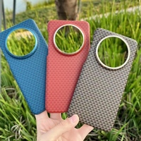 Étui de protection premium ultra-fin en PC avec texture carbone de luxe, design alphabet, pour iPhone 17 PM/16 Pro Max, avec sac OPP et chargement sans fil