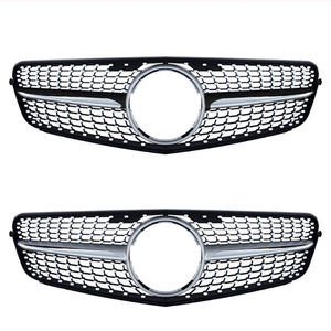 Grille de <span class=keywords><strong>calandre</strong></span> avant de voiture de style diamant AMG C63 de haute qualité pour Mercedes Benz Classe C C250 C300 C350 2007-2014 - Product Image 1