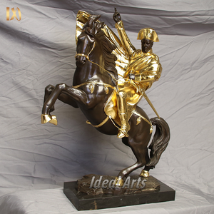 Petite sculpture décorative en métal bronze <span class=keywords><strong>de</strong></span> Napoléon et cheval à vendre - Product Image 2