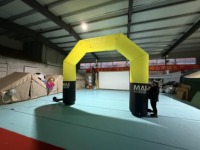 Arche de marathon gonflable personnalisée en usine, gonflables publicitaires avec souffleur d'air électrique pour la promotion d'expositions