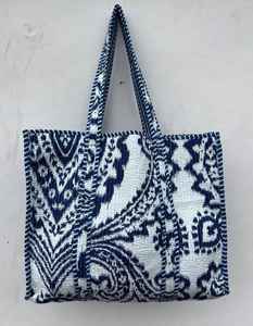 Bolso de Mano Acolchado de Algodón con Estampado de Bloques, Suave y Cómodo para el Uso Diario, Viajes y Compras - Product Image 1