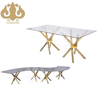 Table de salle à manger ronde moderne pour mariage avec dessus en verre au design innovant et pieds en acier inoxydable doré, mobilier de salle à manger