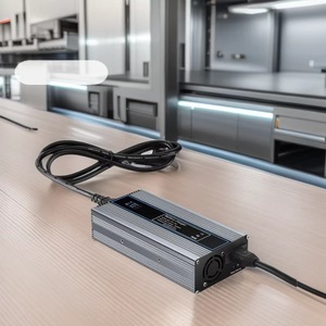เครื่องชาร์จแบตเตอรี่ลิเธียม 60V 72V 700W สำหรับจักรยานไฟฟ้า แบบเสียบปลั๊ก รองรับแรงดันไฟฟ้าขาเข้า 100-240V - Product Image 1