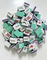 Set Ubin Mahjong Desain Modern 3-Lapisan Gaya Cina 160 Buah, Akrilik Hijau Terukir, Mewah, Ramah Lingkungan, Portabel, untuk Kasino