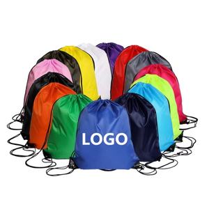Sac à cordon en polyester personnalisé avec logo imprimé, écologique et recyclé en usine, sac à cordon en toile de haute qualité - Product Image 1