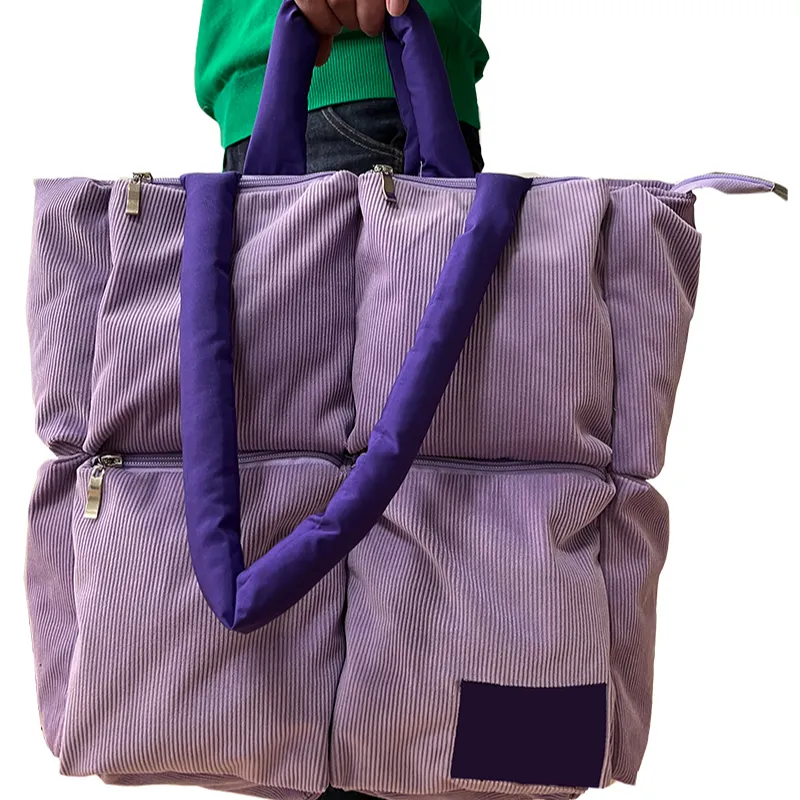 Bolsos acolchados personalizados para mujer, bolso de hombro acolchado, bolsa negra, pequeña almohada de viaje, moda, sin mínimo, nailon, poliéster, Unisex