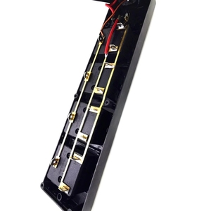 Tira de alimentación PDU con Protector de sobrecarga, 4 tomas de corriente universales con indicador LED de potencia, Protector contra sobretensiones - Product Image 2