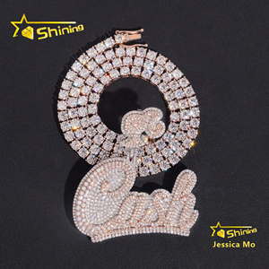 Colgante de Plata S925 con Letra Inicial, Diseño 3D Iced Out, Moissanita, Barra de Joyería Femenina de Moda de Dos Tonos de 2 Pulgadas, Hecho a Medida - Product Image 2