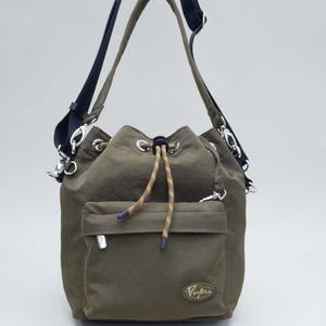 Style sportif Bandoulière longue de haute qualité Poches avant en nylon Seau vert Seau extérieur Sacs de messager unisexe - Product Image 6