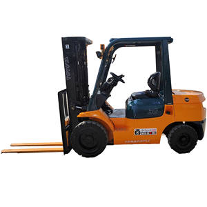 รถยกดีเซล 4 ล้อ 3 ตัน ของแท้จากญี่ปุ่น มือสอง ยางกันลื่นสำหรับงานนอกพื้นที่ ยกสูง 4.5 เมตร รุ่น 7FD30 - Product Image 1