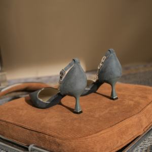 Tacones altos a cuadros en blanco y negro para mujer, con punta en pico, cómodos, de tacón medio, sexys, adecuados para diversas ocasiones. - Product Image 2