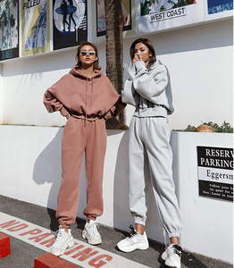 เสื้อครอปมีฮู้ดผู้หญิงผ้าฝ้าย100% ออกแบบได้ตามต้องการชุดวอร์มผ้าฟลีซโอเวอร์ไซส์สำหรับฤดูใบไม้ร่วงฤดูหนาว - Product Image 4