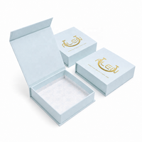 Boîte à bijoux rigide de style livre, logo doré de haute qualité, impression UV, fermeture magnétique pour boucles d'oreilles, emballage cadeau pour bijoux