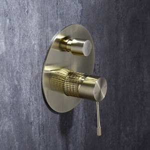 Interruptor de latón que se monta en la pared, mezcladores de baño ocultos, grifo moleteado, válvulas mezcladoras de ducha de baño con desviador - Product Image 1