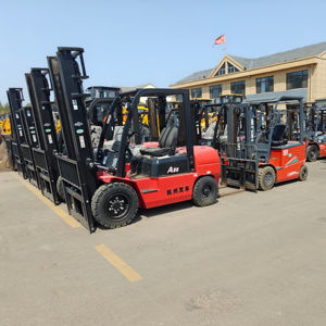 Hélicoptère de chariot élévateur tout-terrain de 4 tonnes Configuration à quatre roues motrices tout-terrain d'<span class=keywords><strong>occasion</strong></span> pour un fonctionnement en douceur Sandy Mountainous - Product Image 1